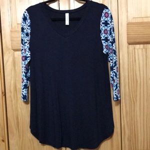 HoneyMe navy and textured sleeve top